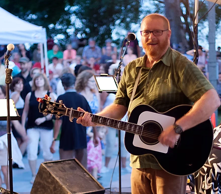 Gary White performing