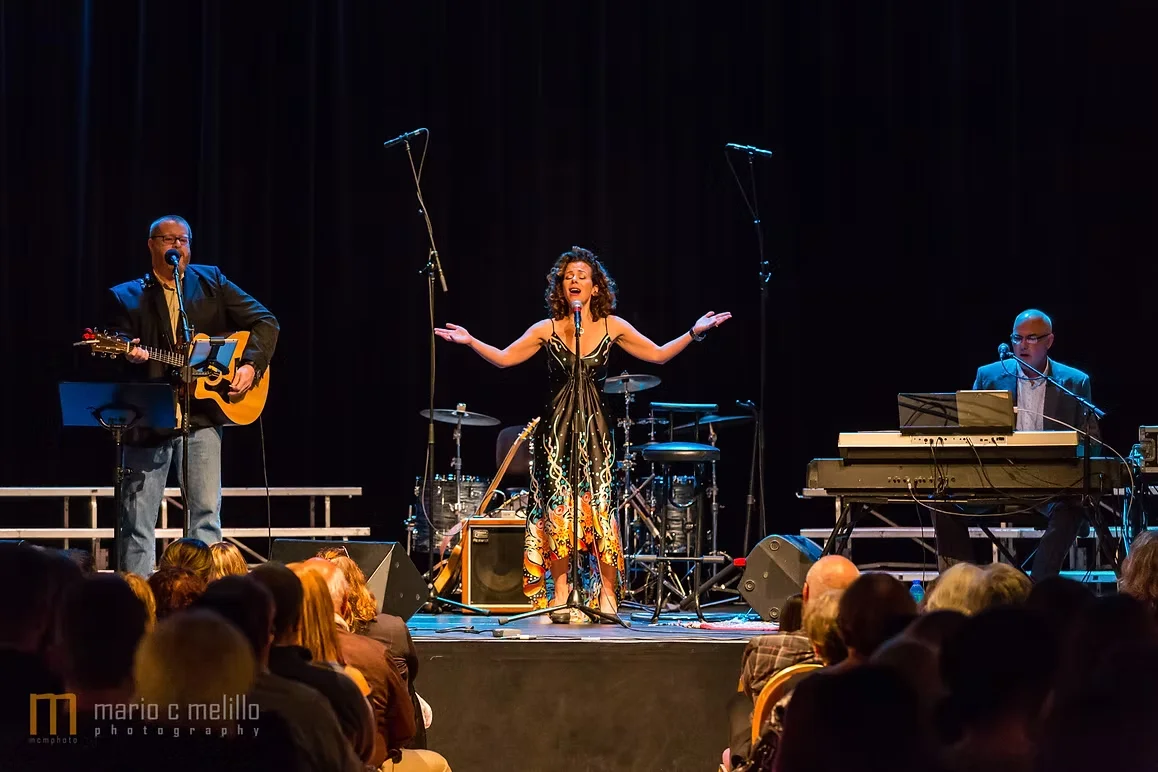 Gary White performing