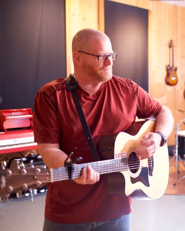 Gary White performing
