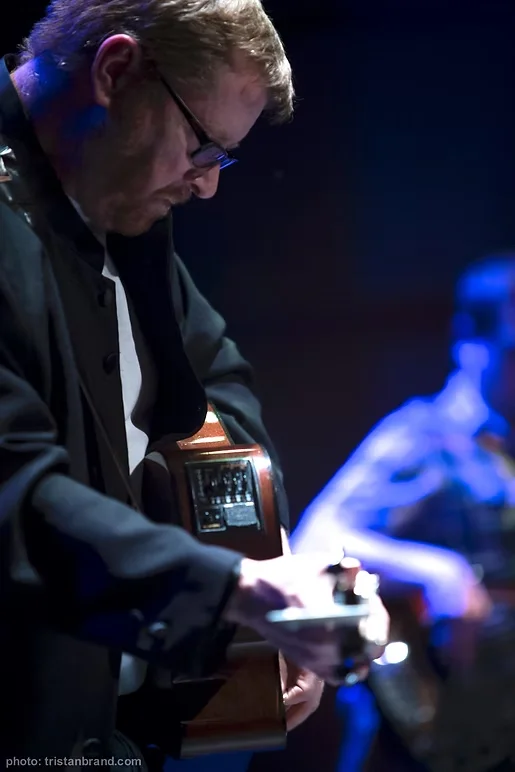 Gary White performing