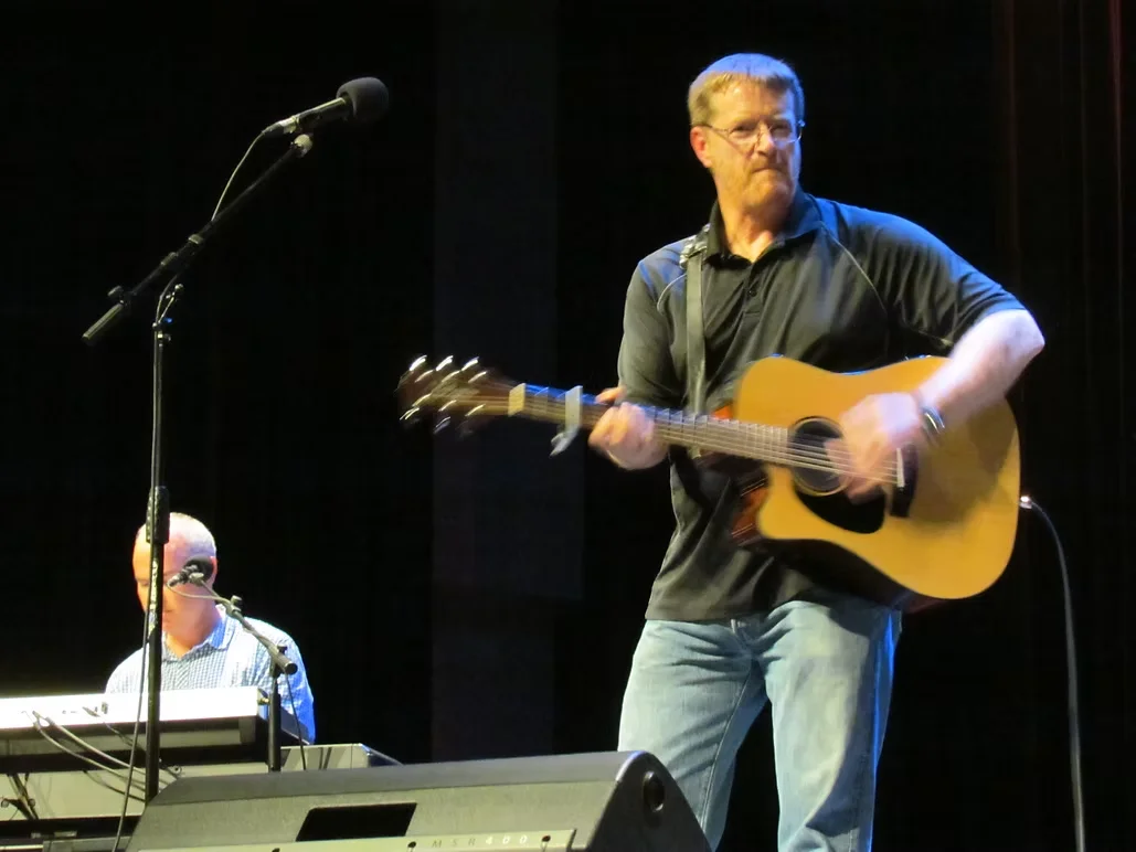 Gary White performing
