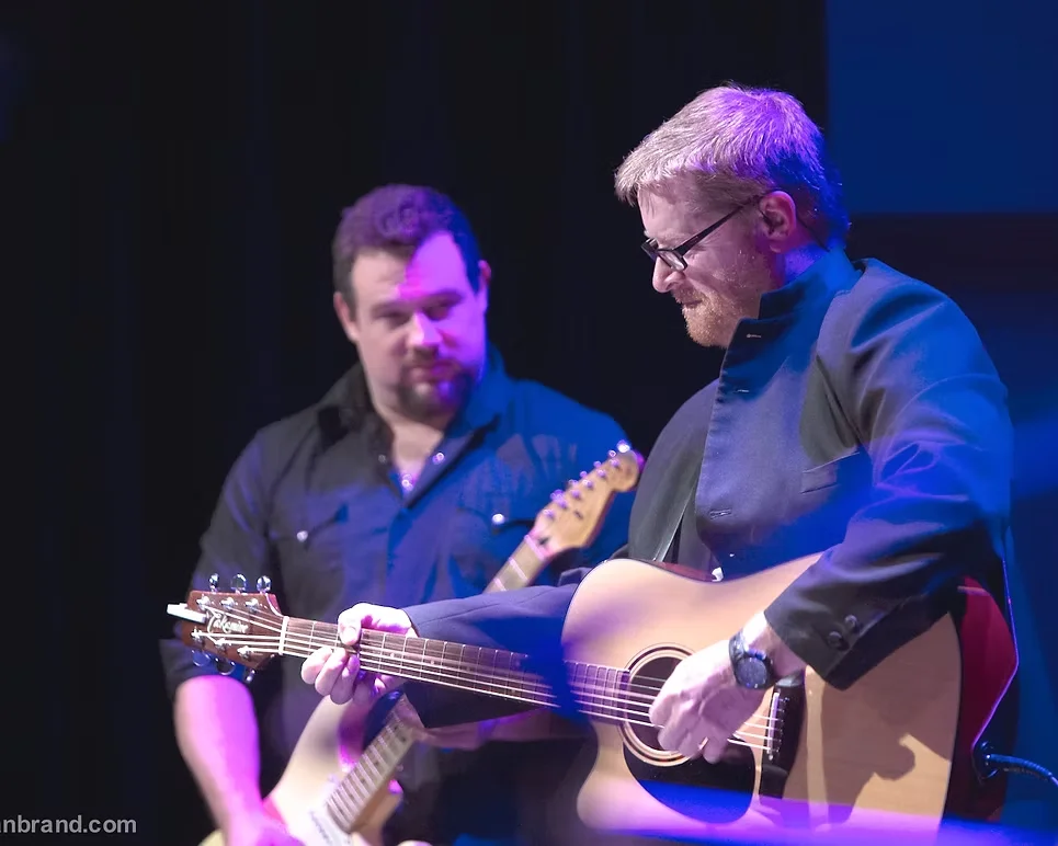Gary White performing