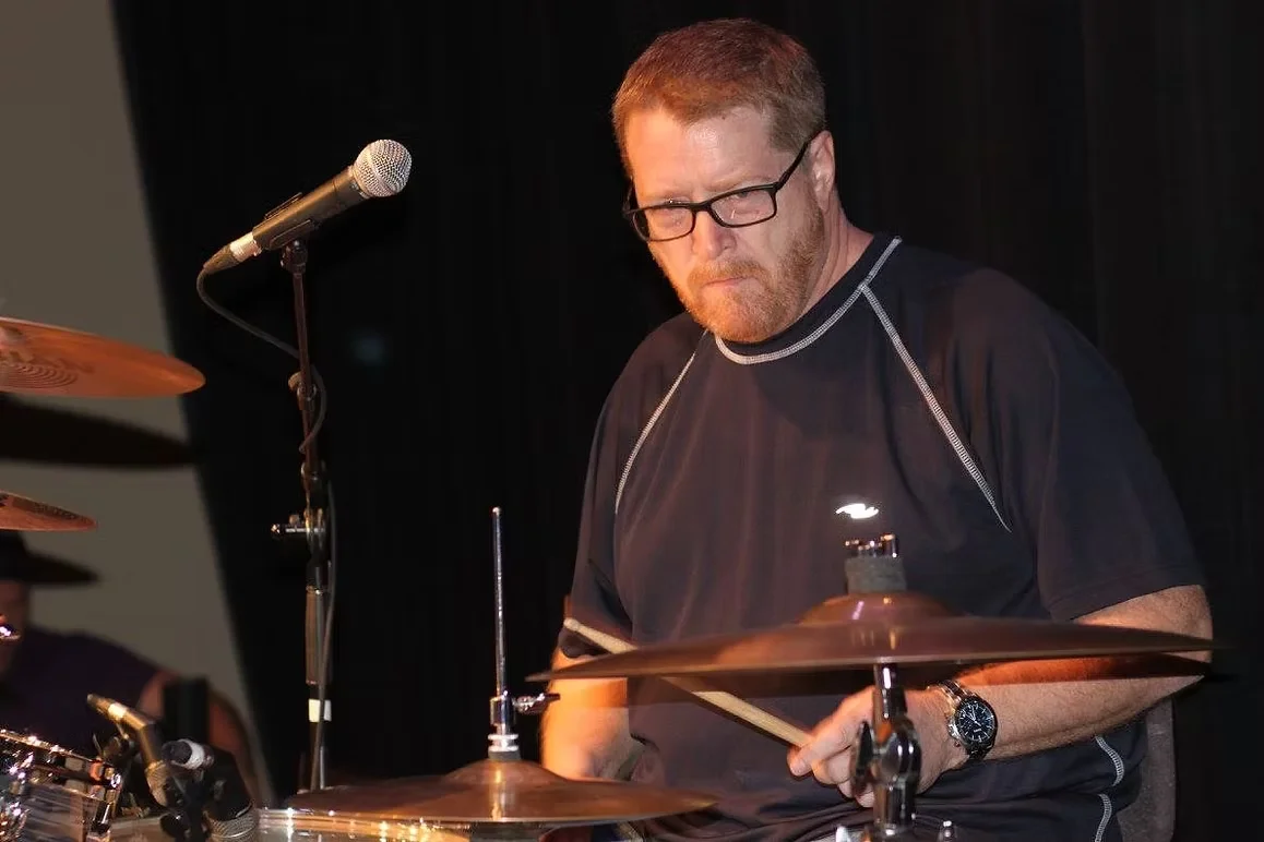 Gary White performing
