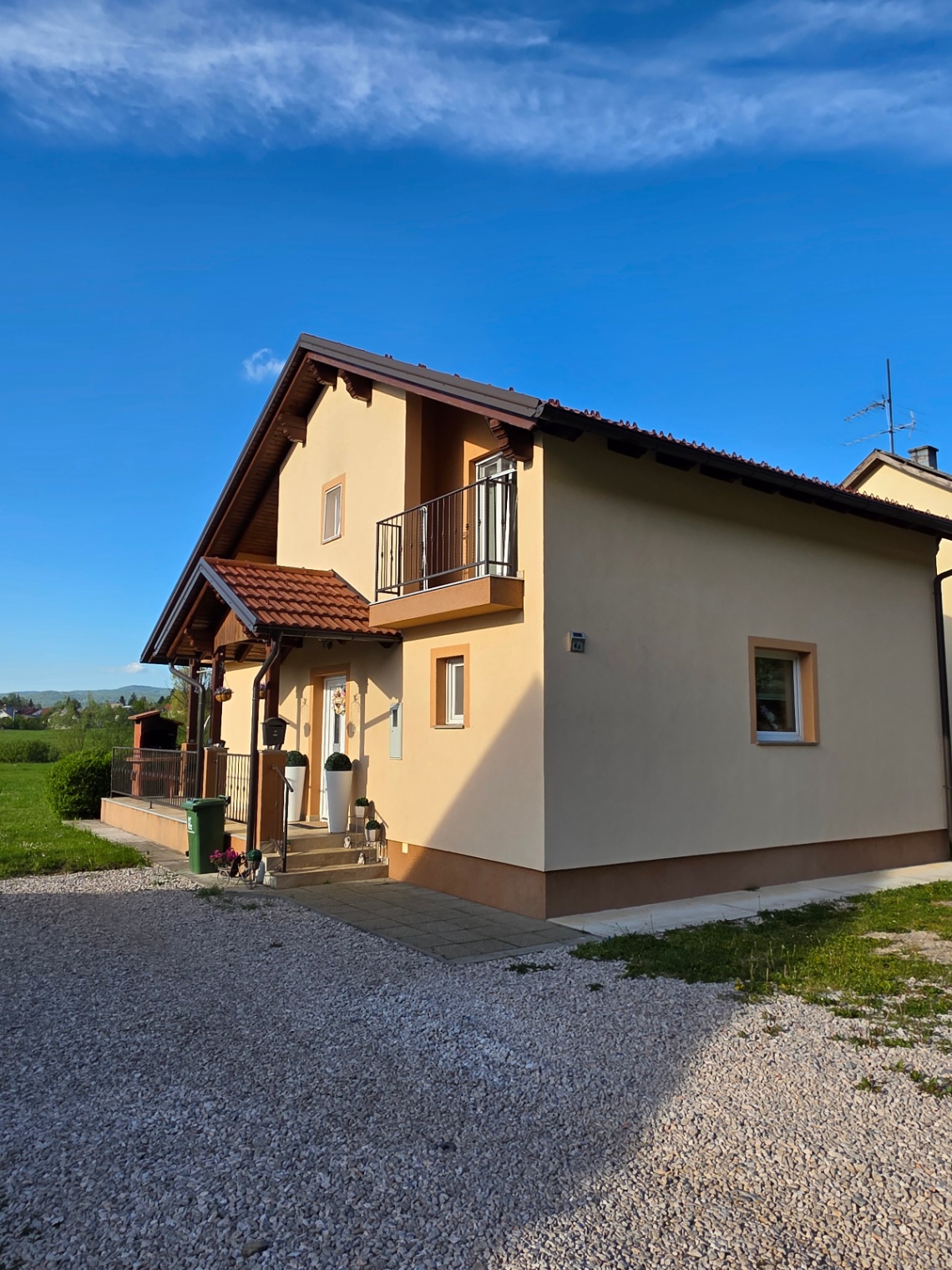 Obiteljska kuća Otočac, Vivoze 4A