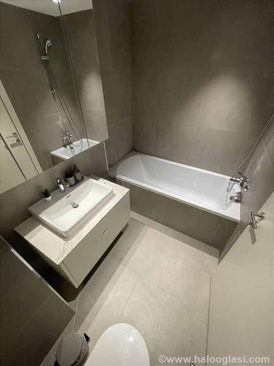 Izdajem Stan 67m²