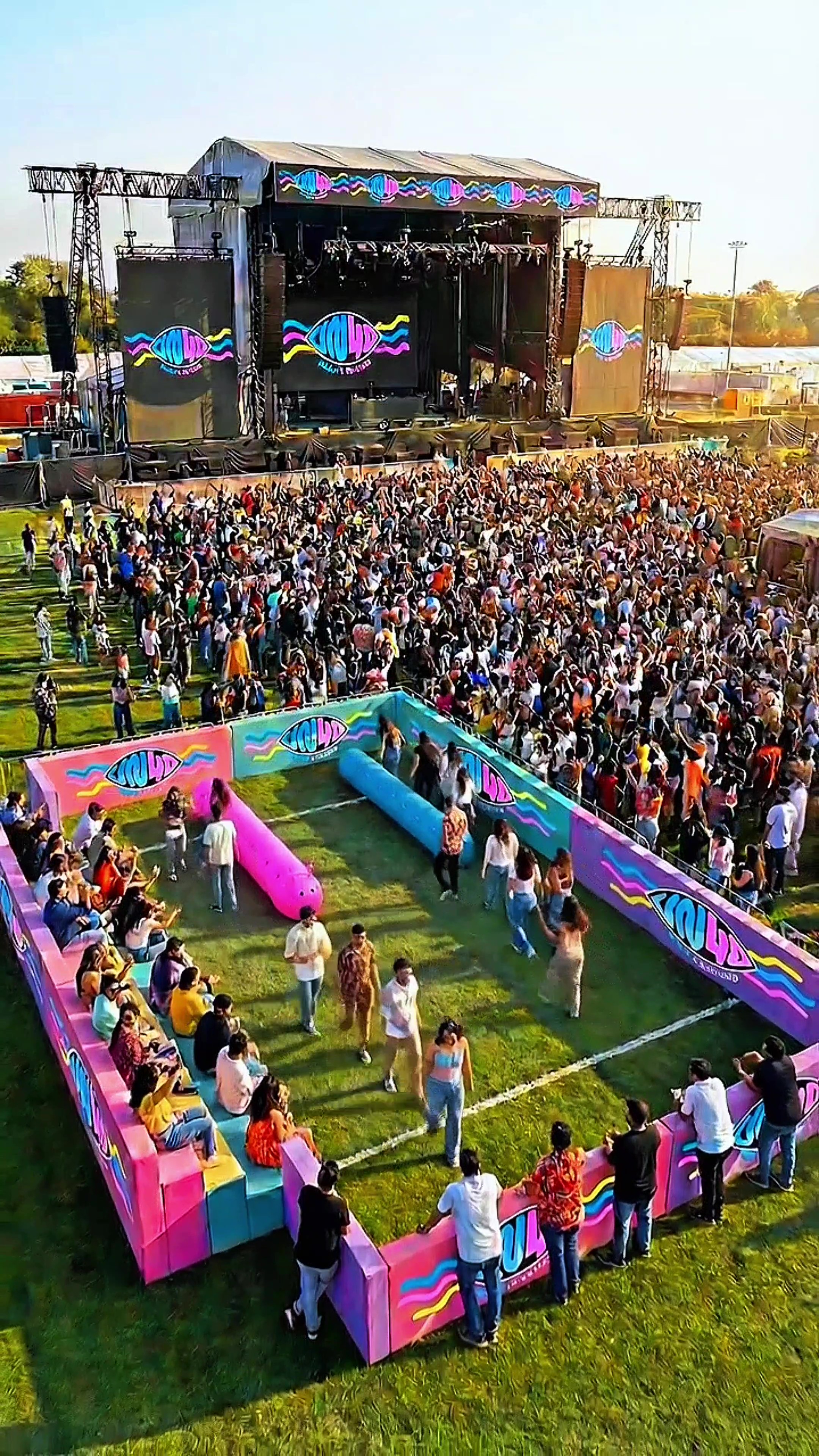 UN40 Music & Beyond: Caterpillar Racing Action in Bengaluru!