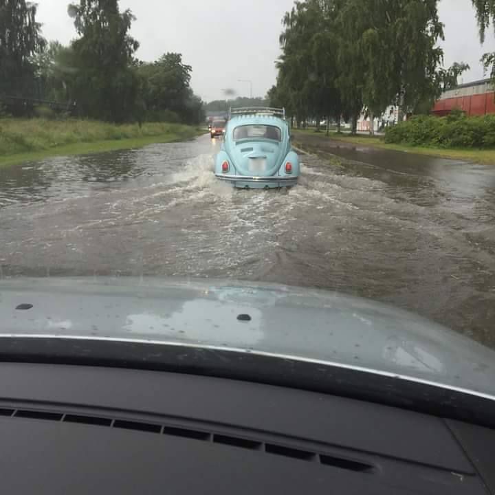 LÄSARBILD: översvämning längs Atlasgatan