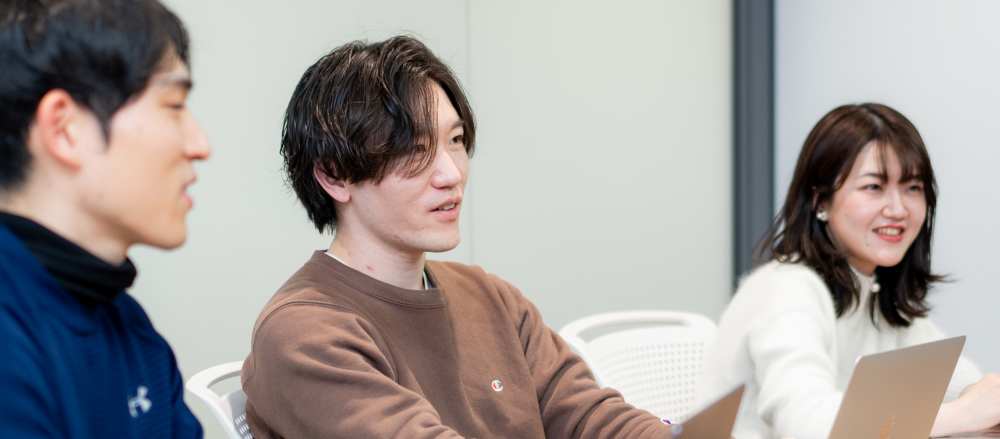 ライブ配信アプリの運営企画・SNS発信業務をお任せします!