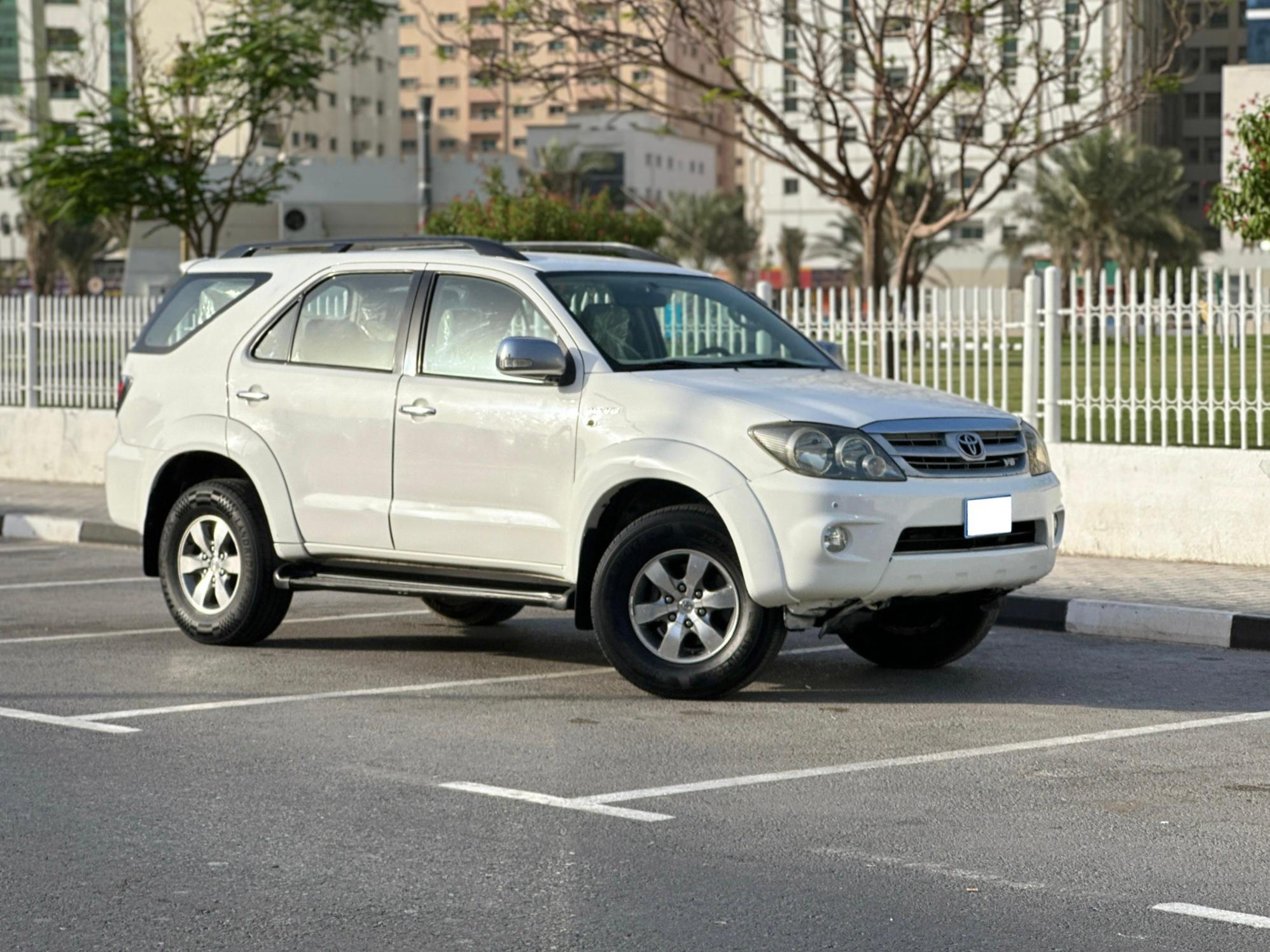 Toyota Fortuner gcc free accident everything Ok All original Very clean car full option 
