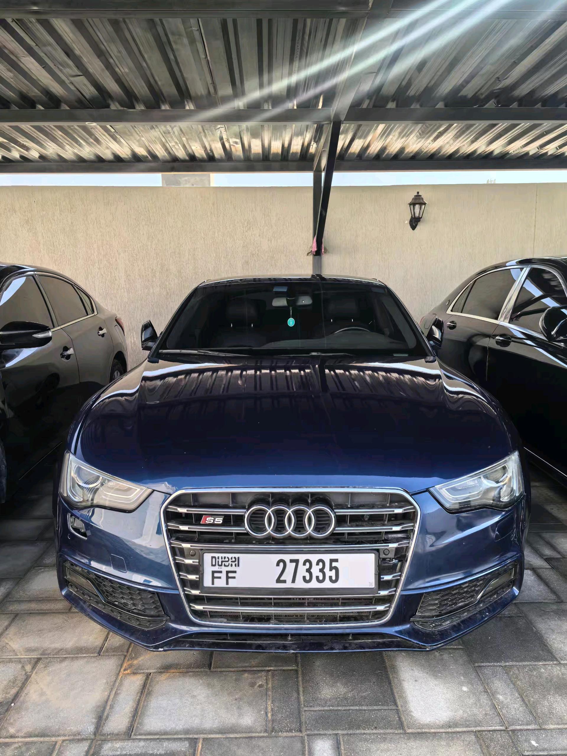 2014 Audi A5 S-line-TFSI-Quattro-2 Doorscoupe-GCC-UNIQUE COLORSUPERCLEAN-Well condition photo 3