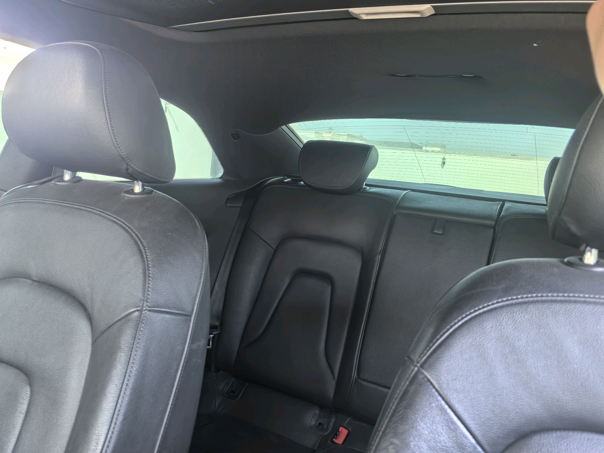 2014 Audi A5 S-line-TFSI-Quattro-2 Doorscoupe-GCC-UNIQUE COLORSUPERCLEAN-Well condition photo 8