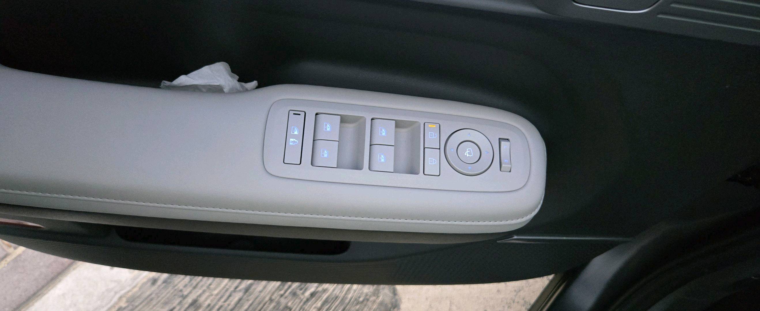 Hyundai Santa Fe 2024 photo 8