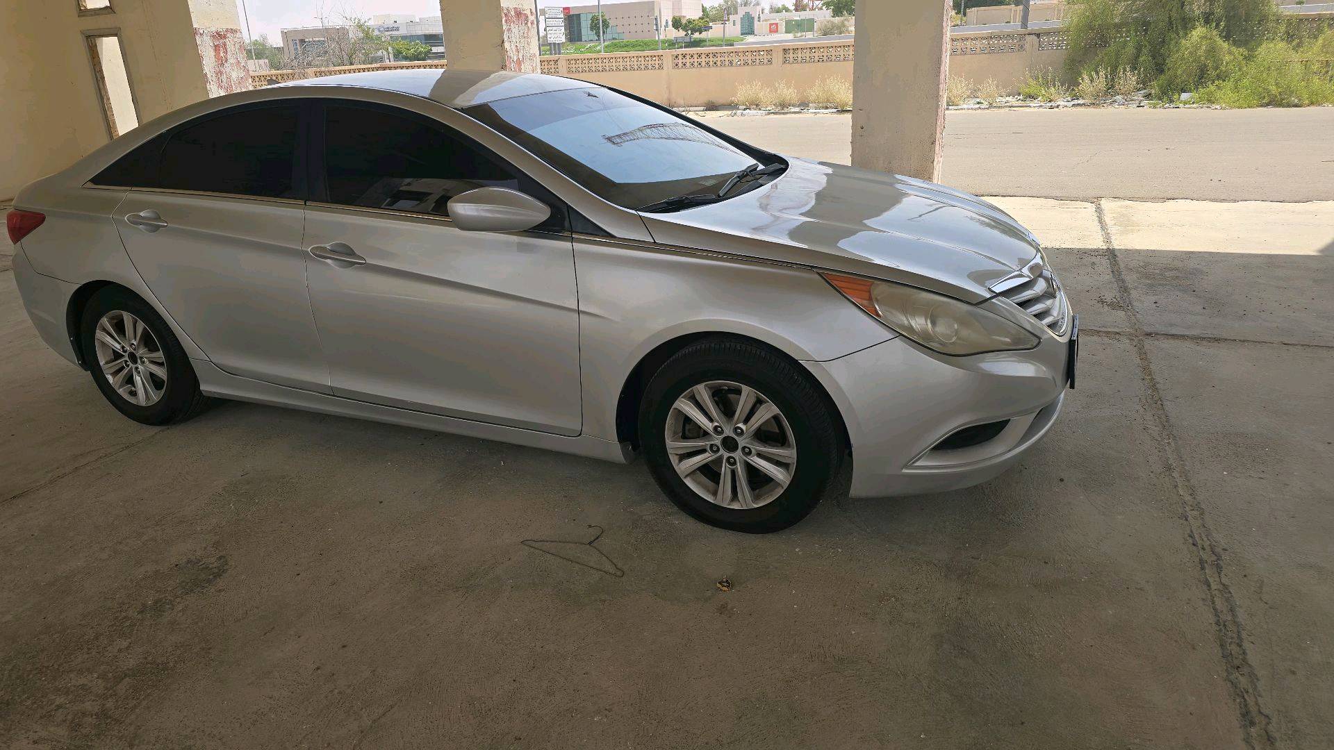 Hyundai Sonata 2011 photo 2