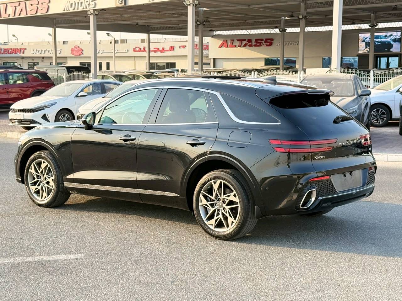 Genesis GV70 2023 photo 9