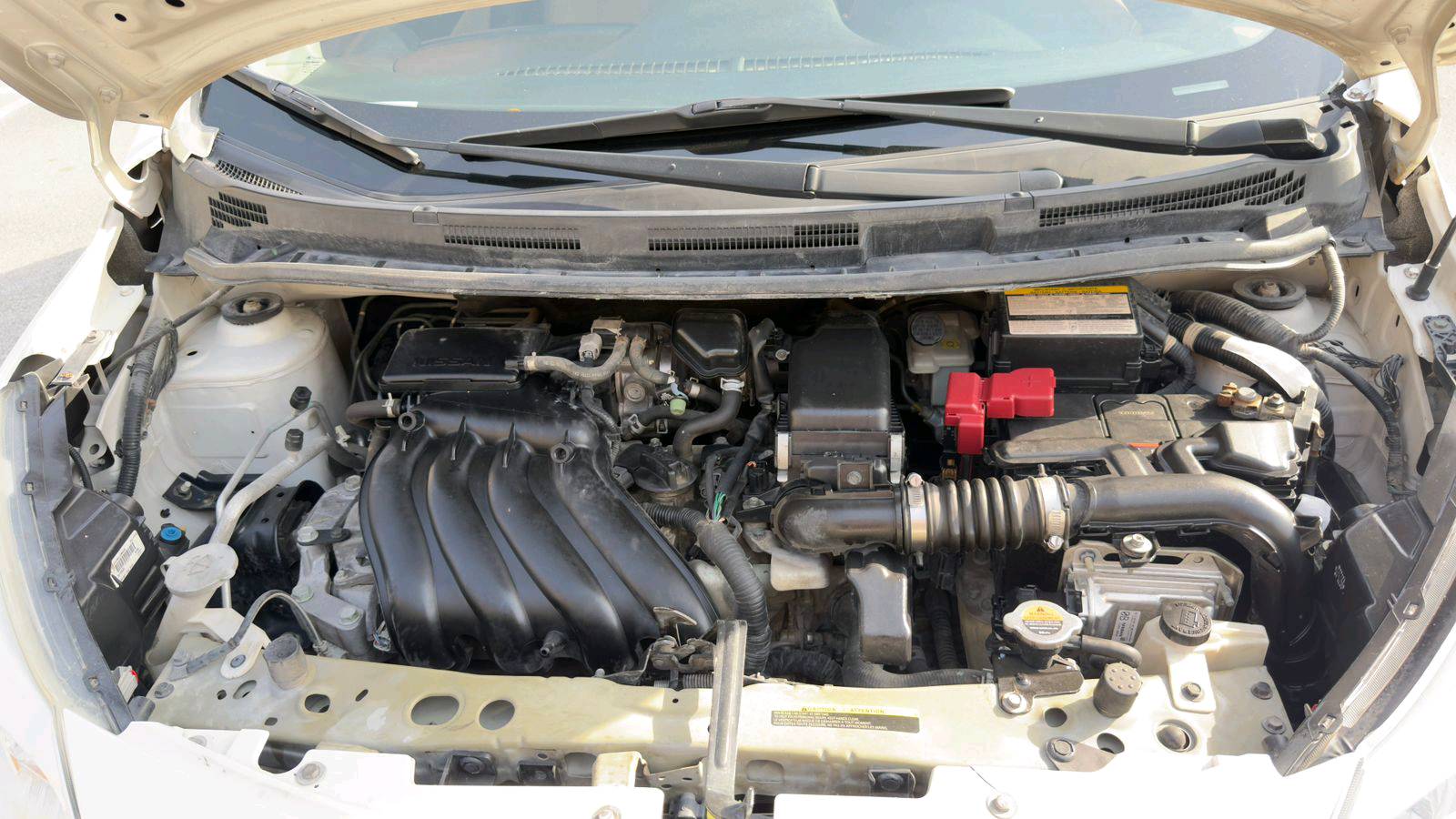 Nissan Tiida 2015 photo 1