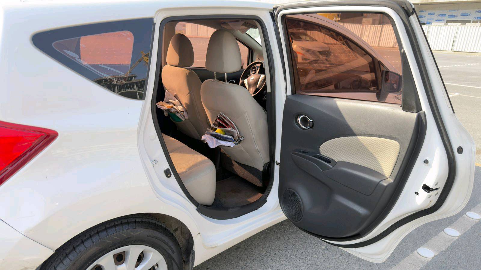 Nissan Tiida 2015 photo 8