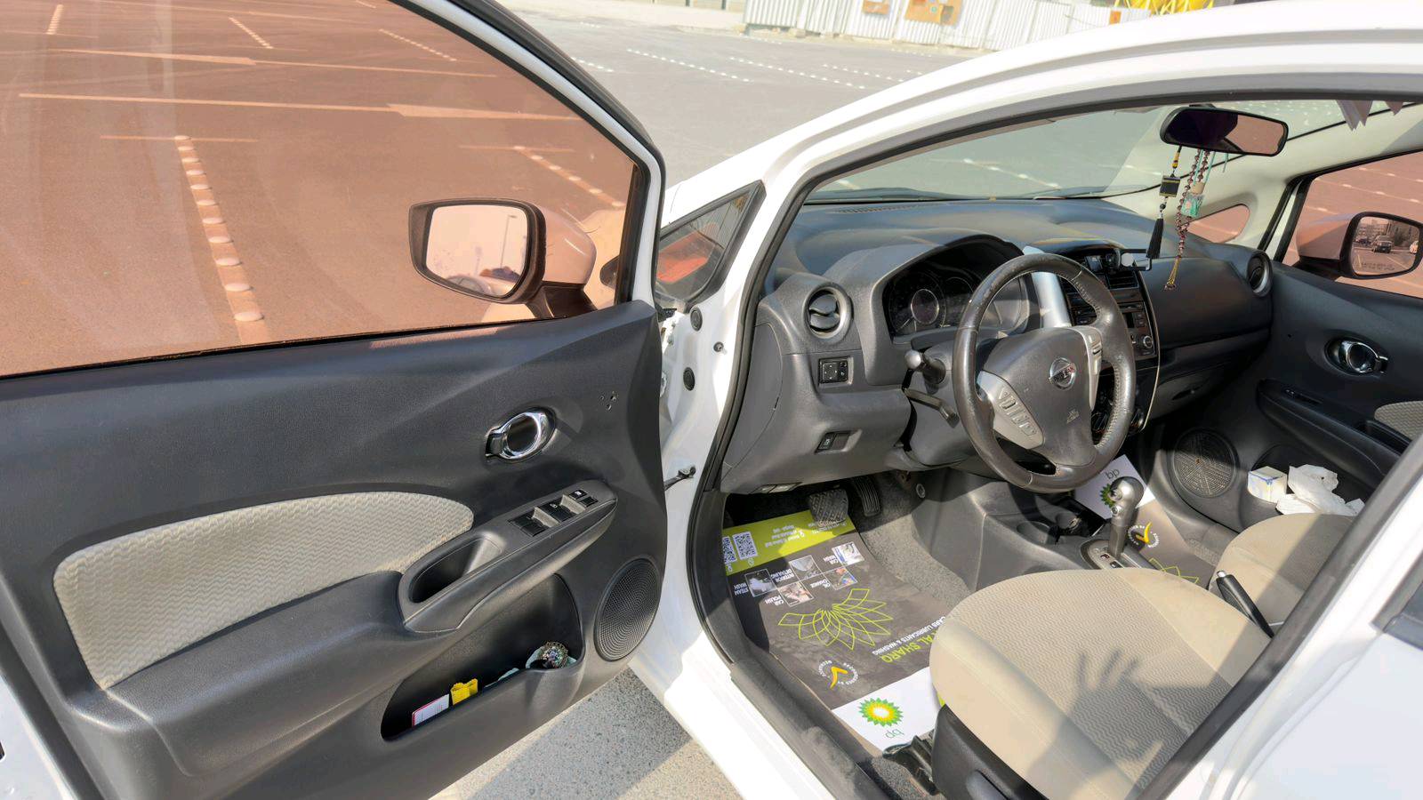 Nissan Tiida 2015 photo 4