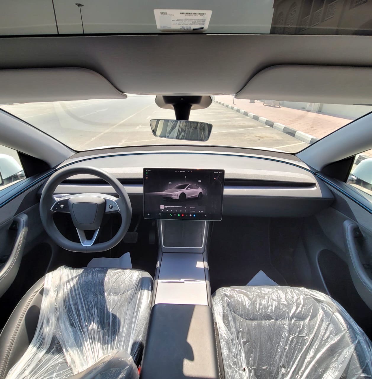 Tesla Model Y 2026 photo 2