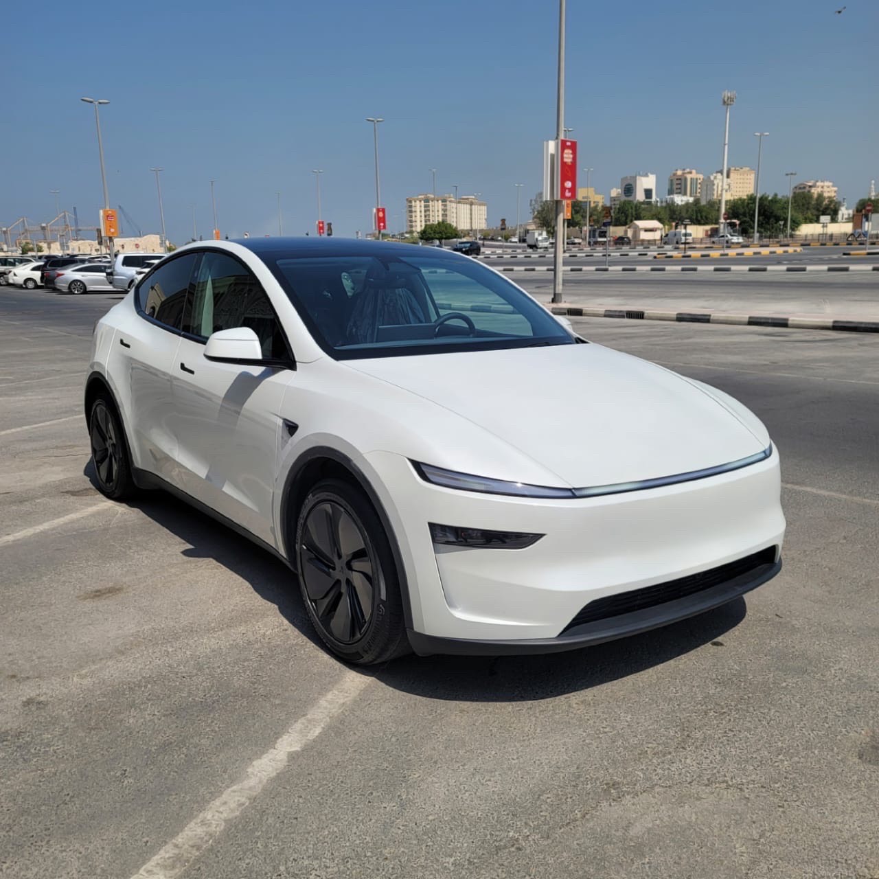 Tesla Model Y 2026 photo 5