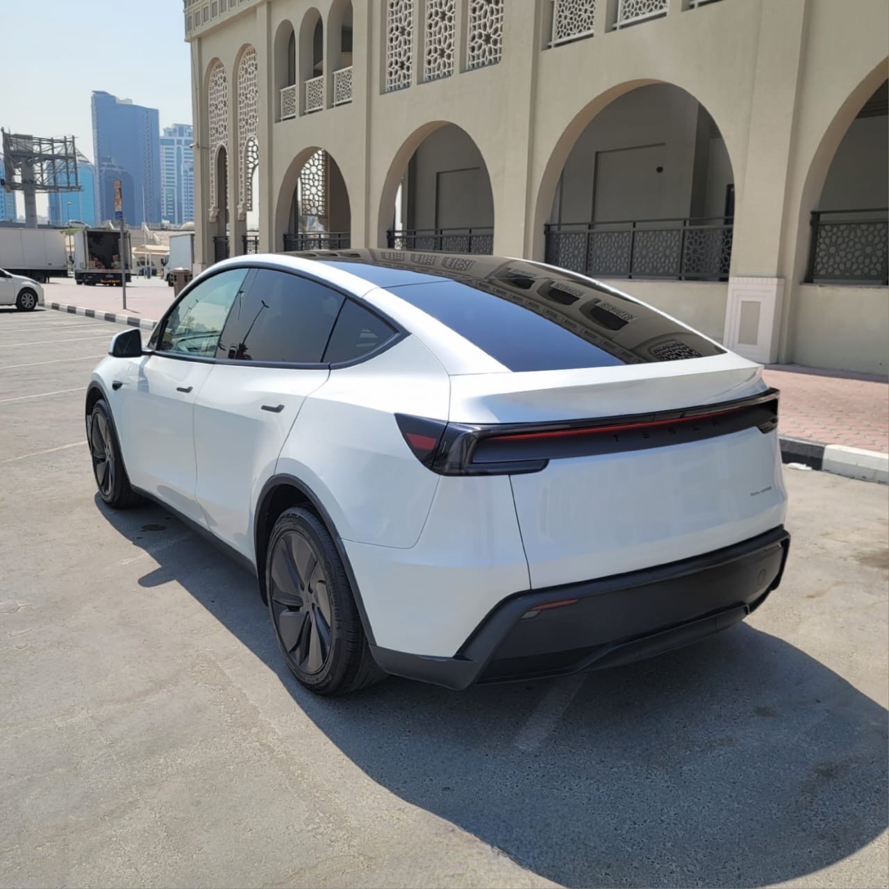 Tesla Model Y 2026 photo 7