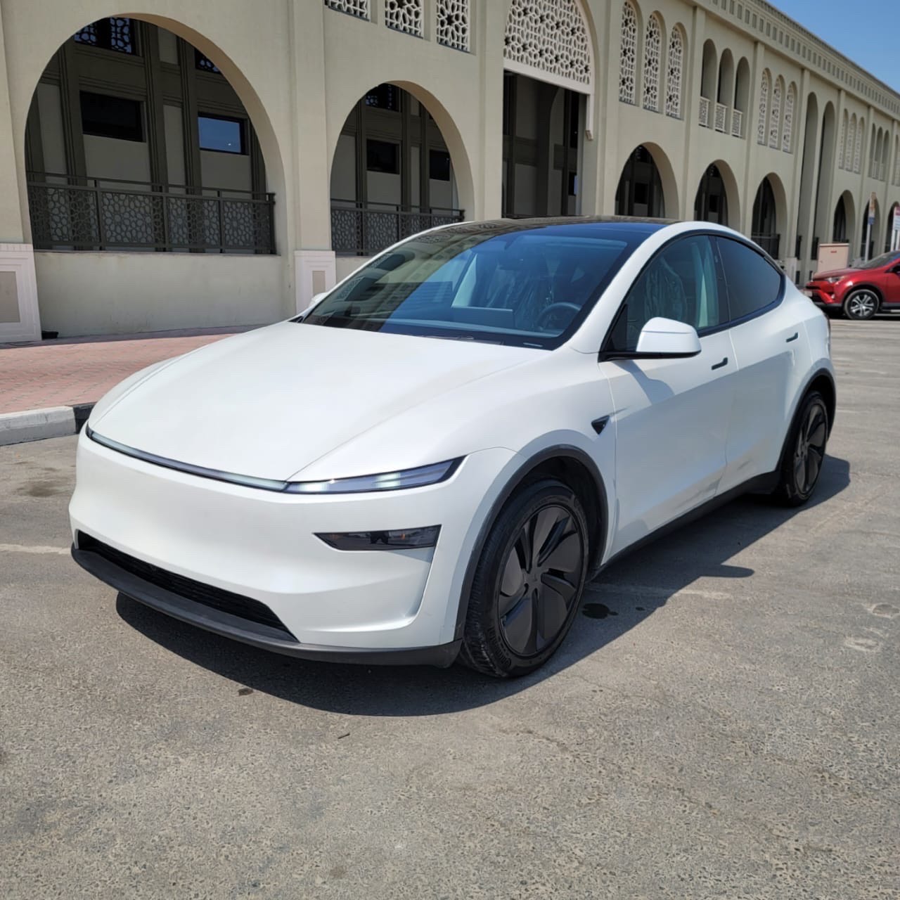 Tesla Model Y 2026 photo 10