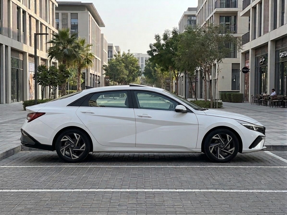 Hyundai Elantra 2025 photo 3