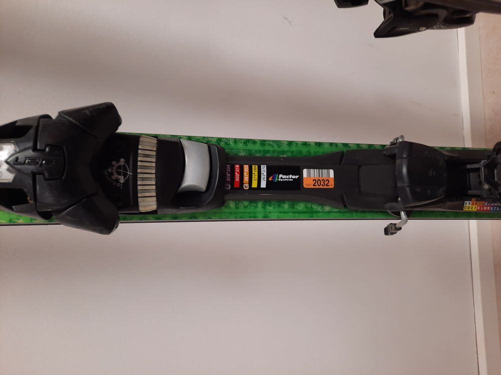 Völkl Yellow Speedwall