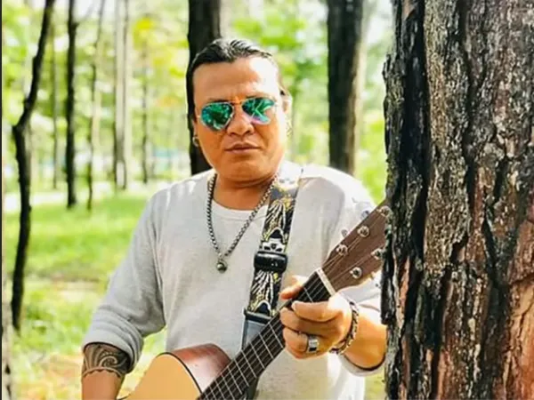 နေပါစေချစ်လို