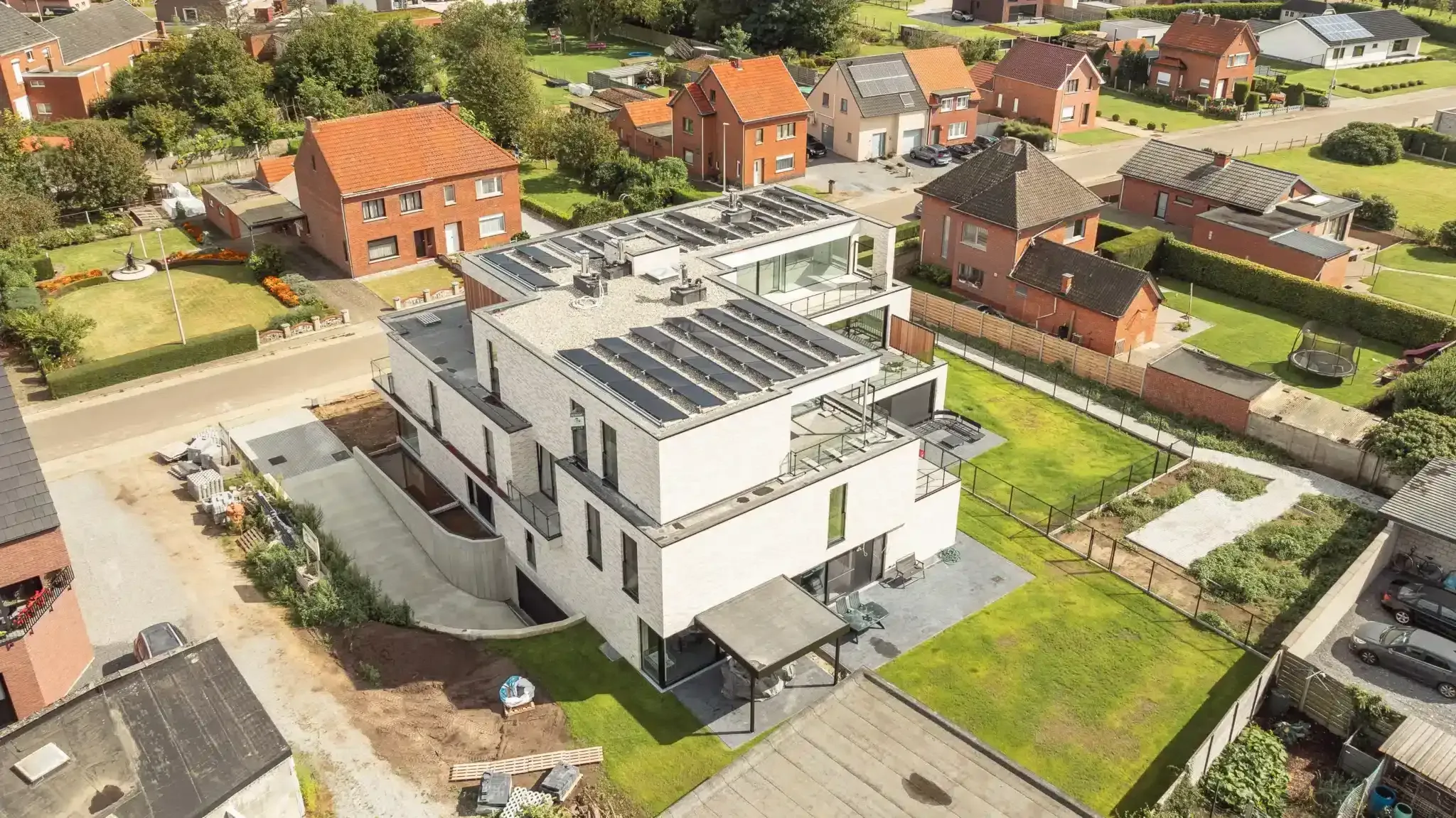 Professionele realisatiefotografie voor Medapro, met kwalitatieve beelden van afgewerkte vastgoedprojecten, interieurdetails en gerealiseerde werkzaamheden.