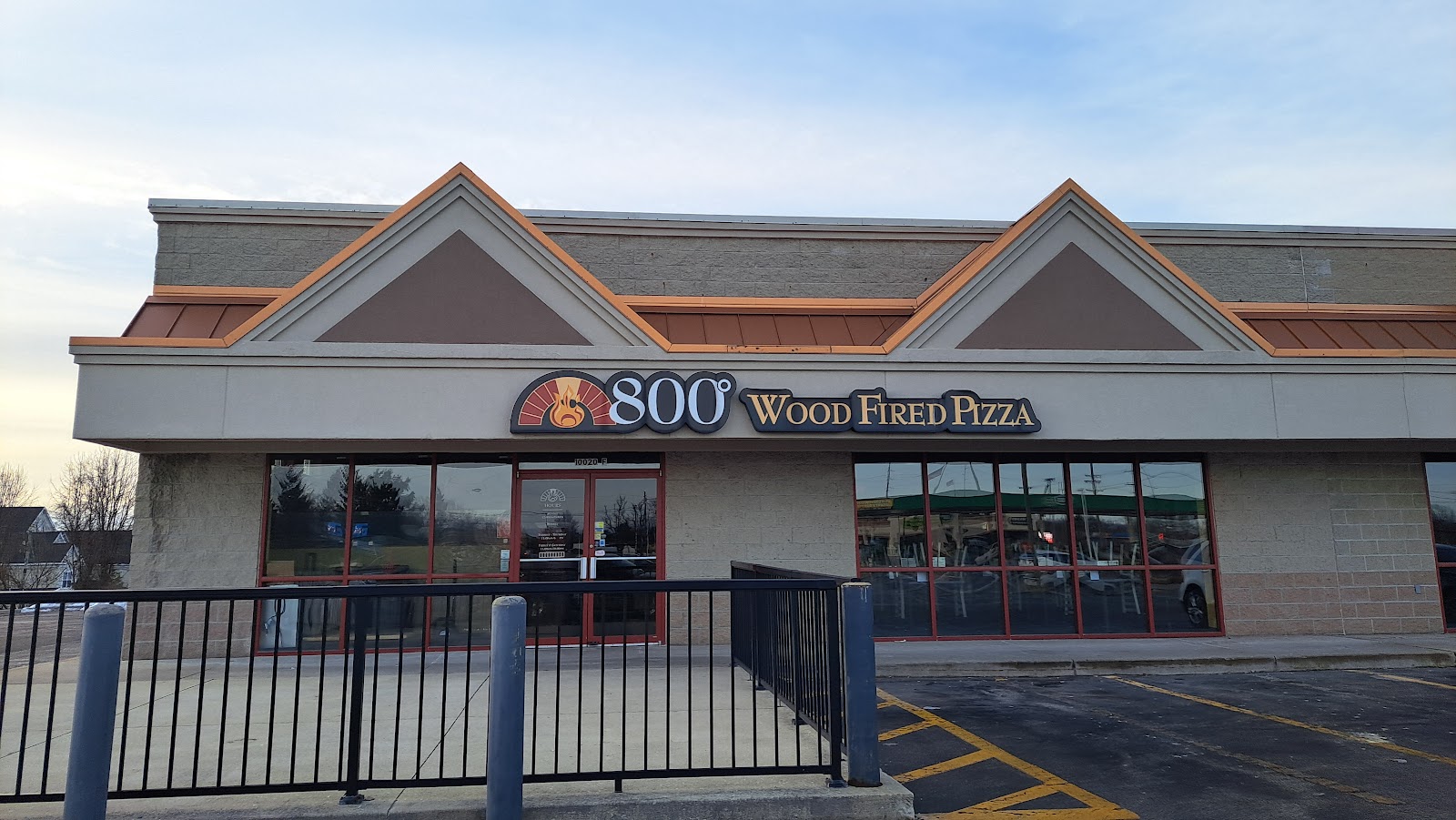 800 Degrees Wood Fired Pizza gallery 3