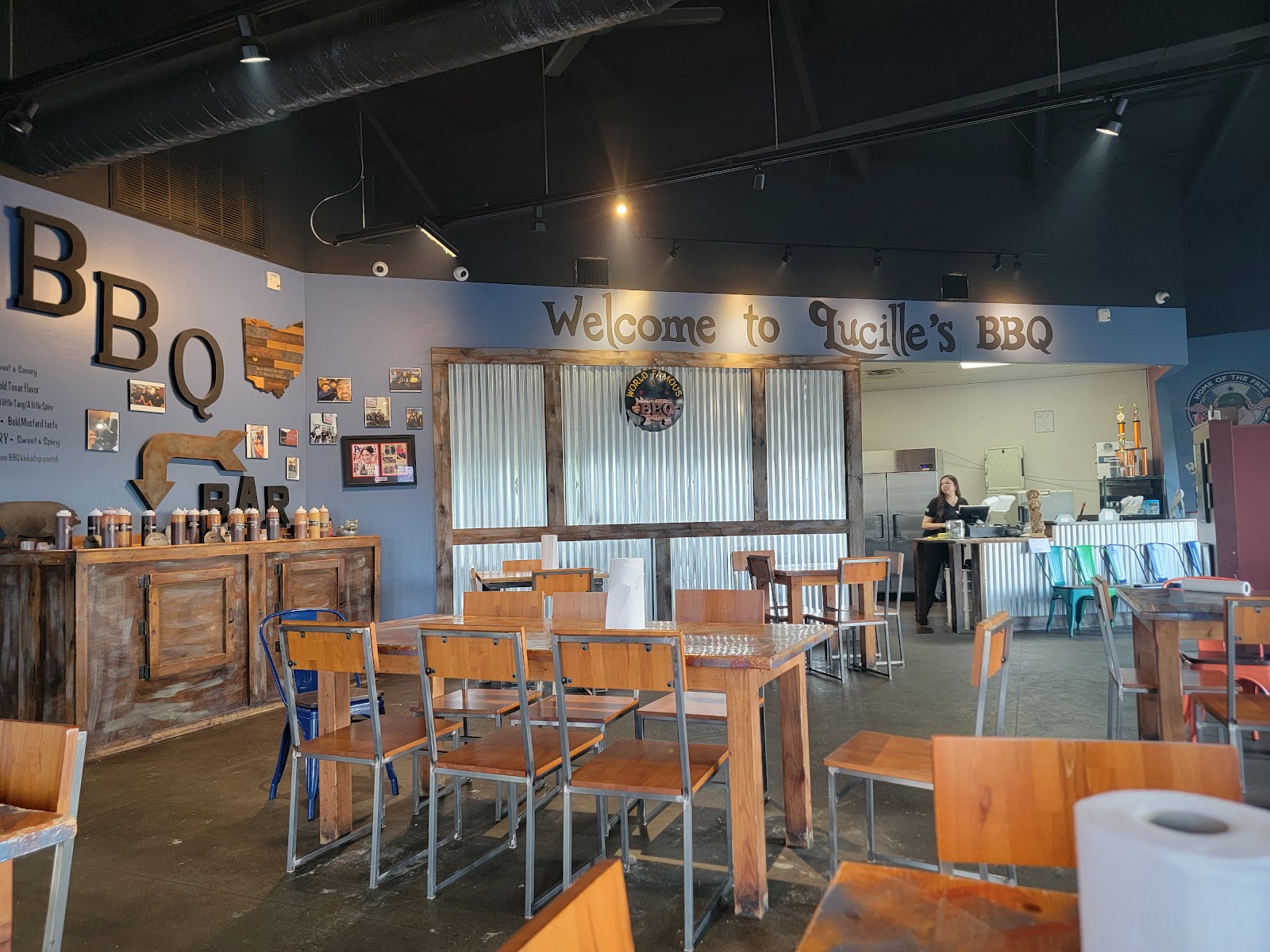 Lucille's BBQ gallery 3