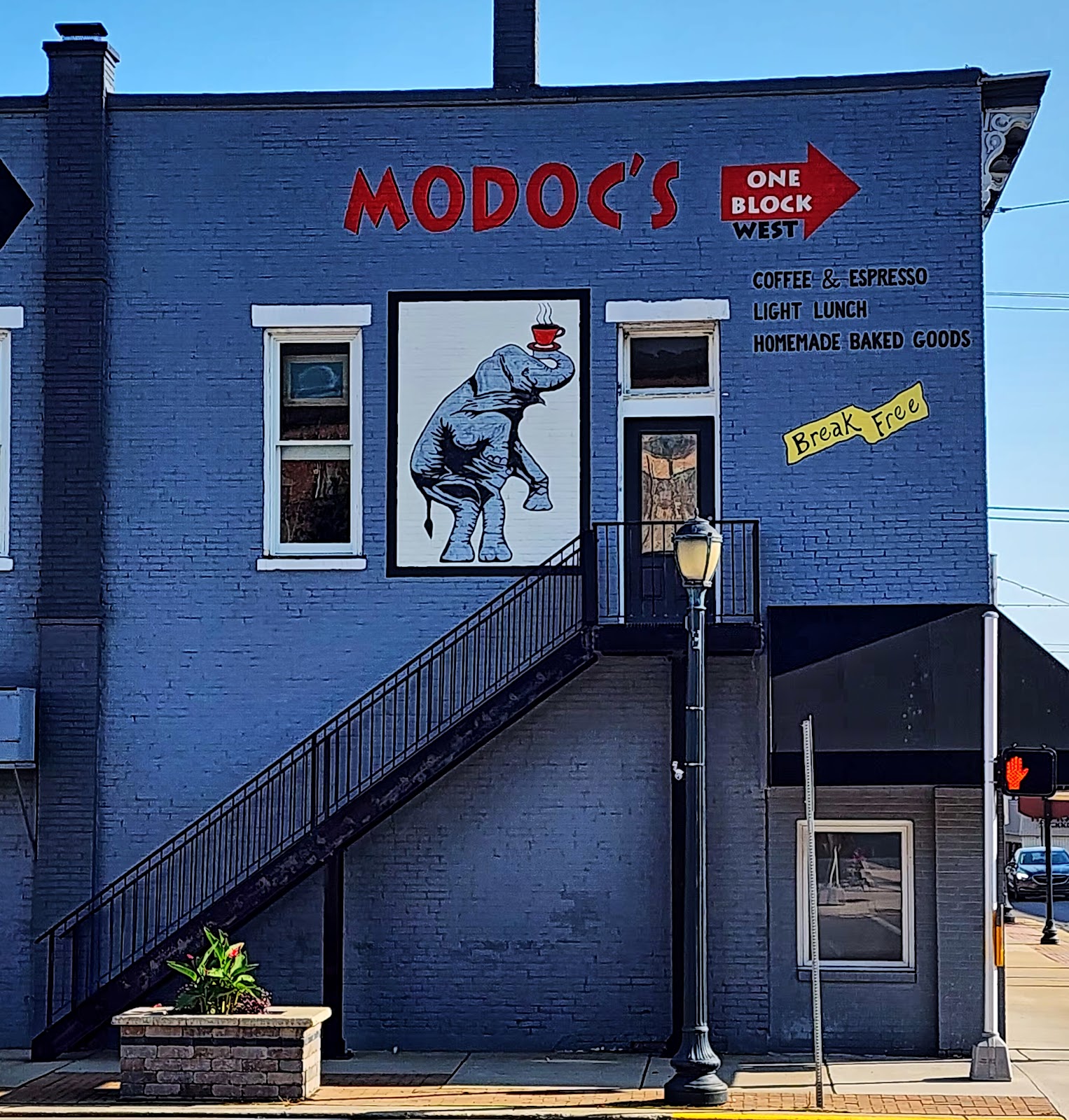 Modoc's Market gallery 5