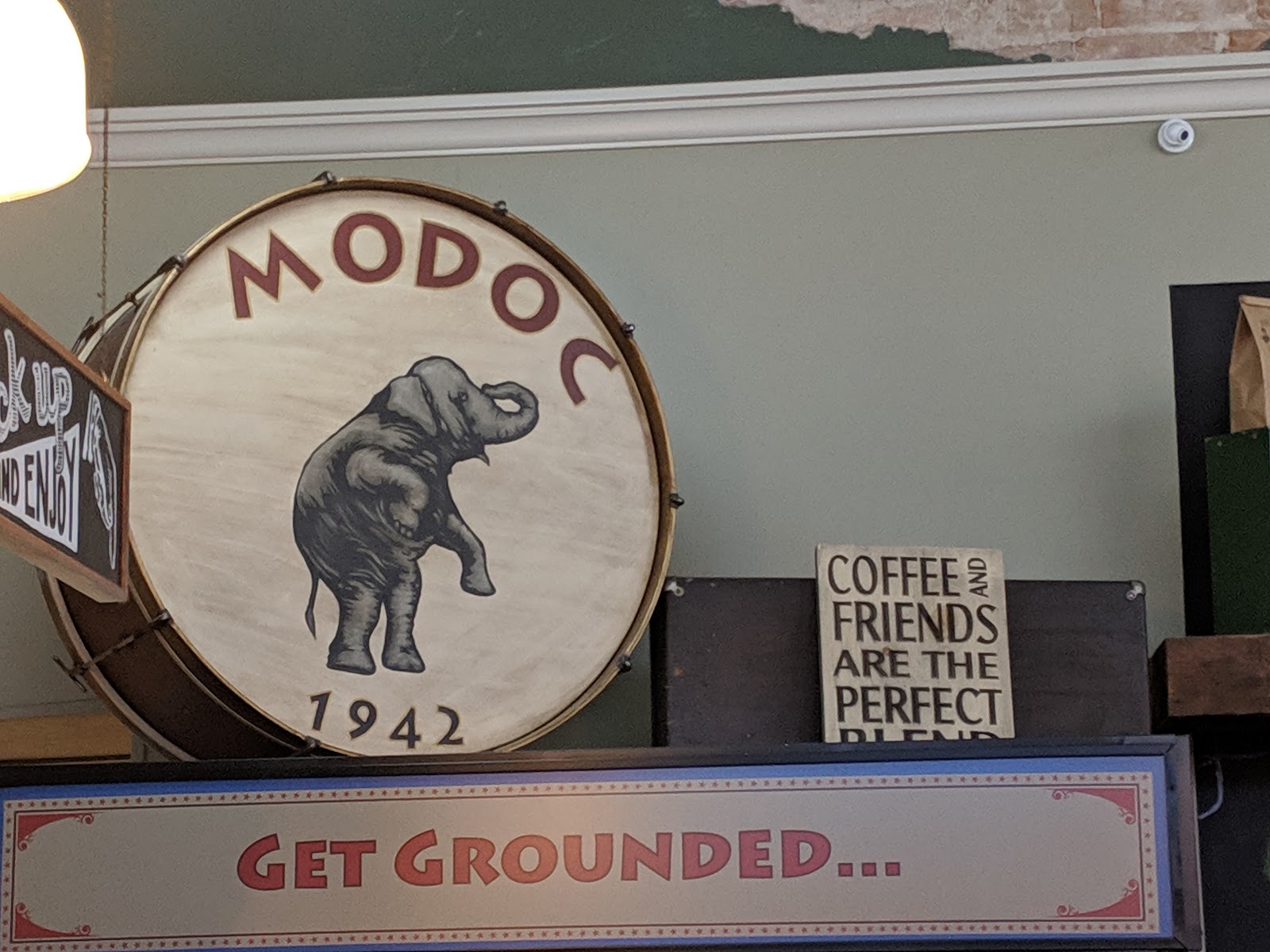 Modoc's Market gallery 8