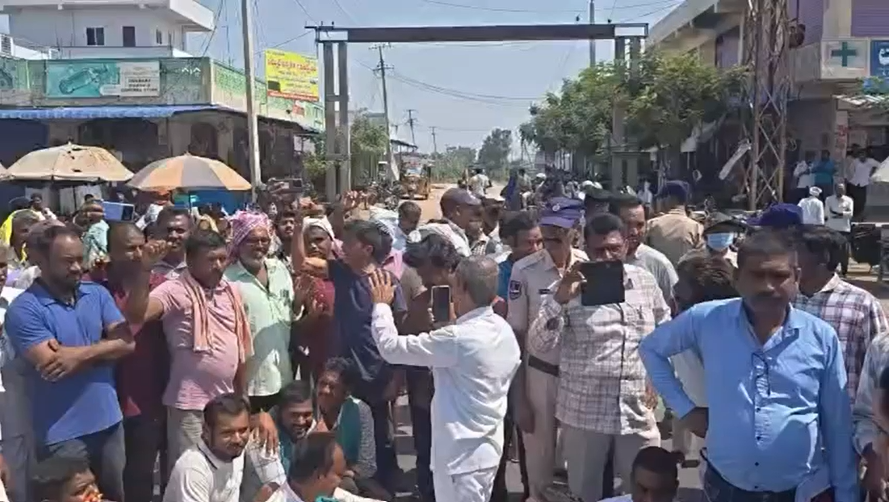 Nirmal Farmers Block NH-61 Over Maize Procurement Delay