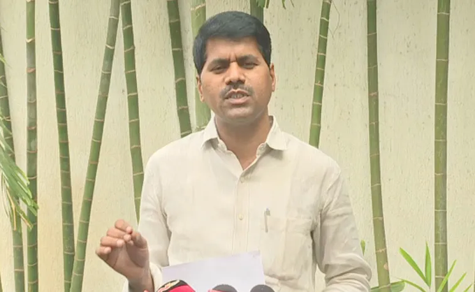 AP Government Dismisses Union Leader Venkatrami Reddy