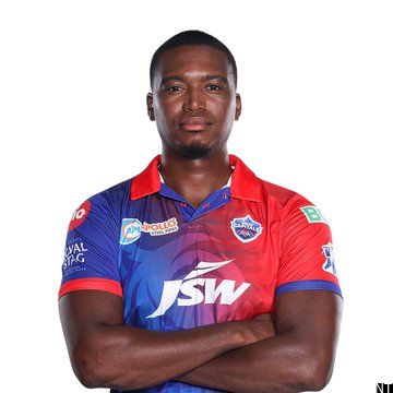 Lungi Ngidi Injury: Delhi Capitals Pacer Suffers Scare in Alarming On-Field Incident
