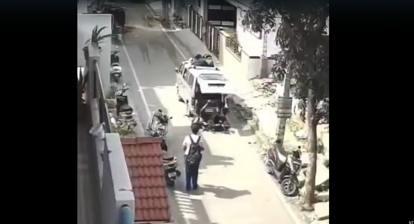 Bengaluru Police Probe School Van Safety Lapse