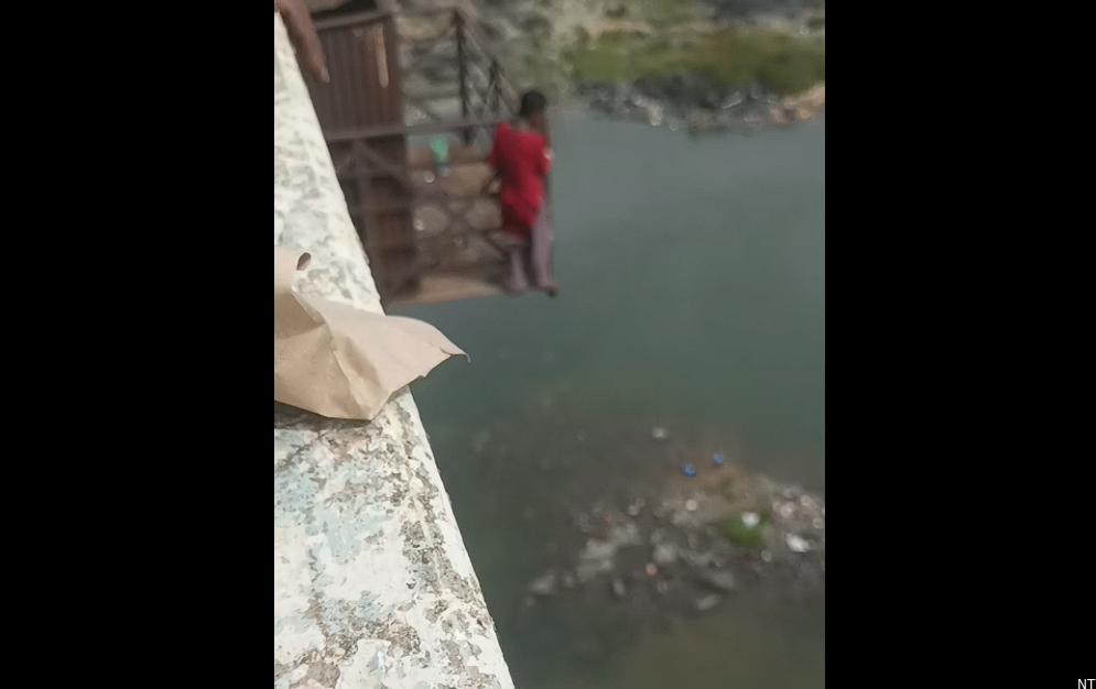 Woman Rescued After Jumping Into Godavari at Bhadrachalam Bridge