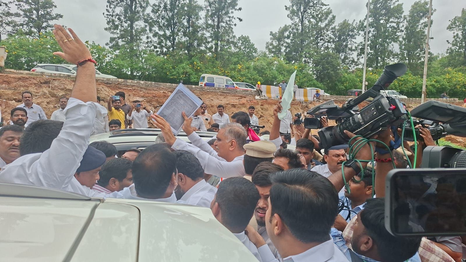 Harish Rao Detained Near Telangana Bhavan Before Gun Park Debate