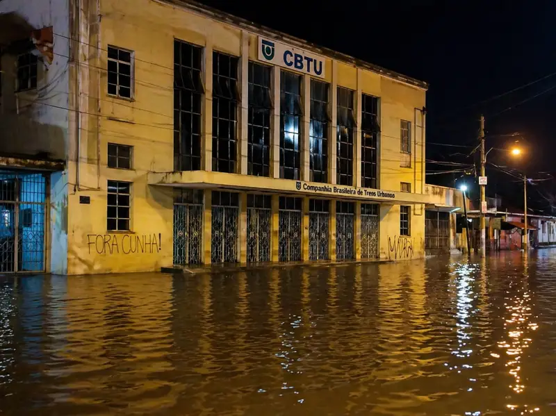 Alagamentos atingem João Pessoa após chuvas e vídeos viralizam nas redes