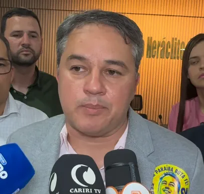 Efraim descarta acordo com Cícero e afirma estar em fase de ultrapassagem na corrida ao Governo