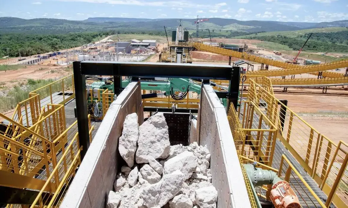 CMN amplia crédito para setor de fertilizantes e reduz juros para minerais críticos