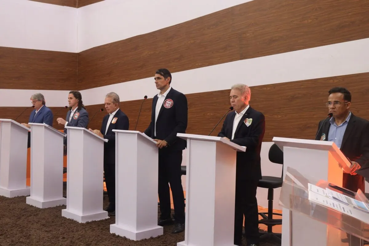 Debate ao Senado alcança 2,2 milhões de visualizações e Ativaweb DataLab avalia desempenho dos candidatos