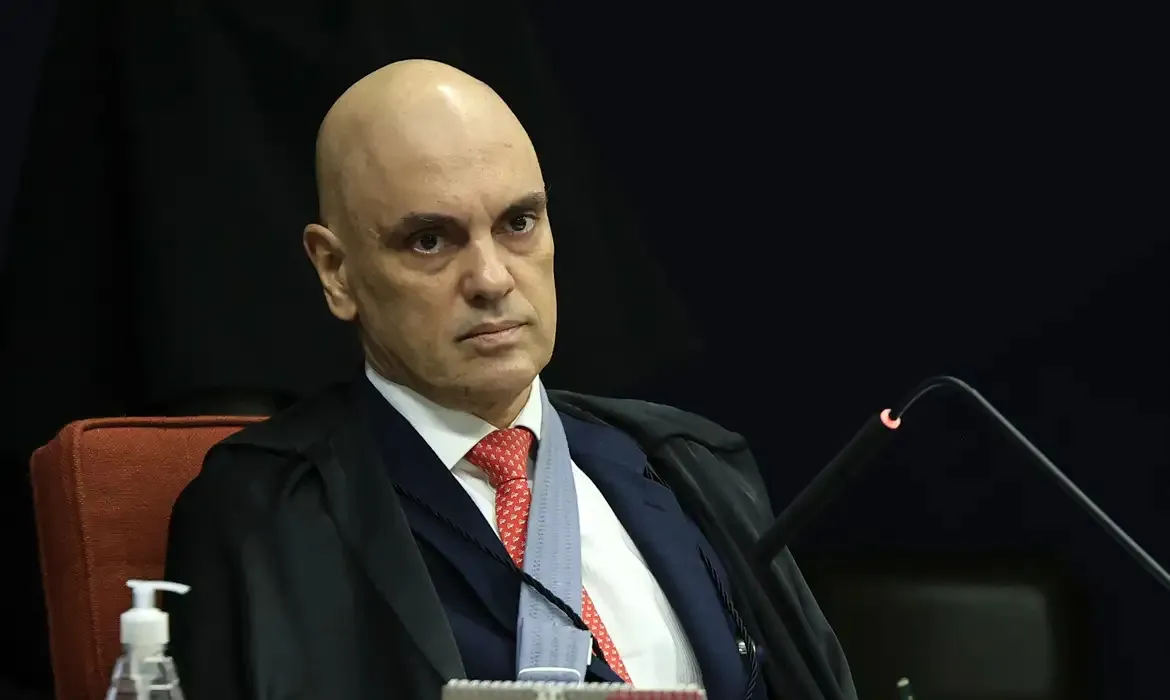 Alexandre de Moraes recua e cancela pronunciamento em meio à tensão no STF