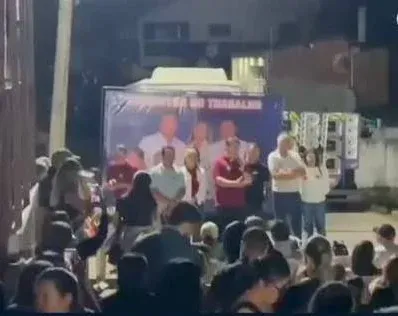 Ato político em apoio a João Paulo Segundo termina em confusão e arremesso de ovos em Queimadas