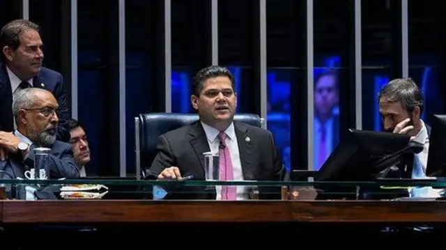 Senado aprova PEC que reduz jornada de trabalho e extingue escala 6x1; veja os próximos passos