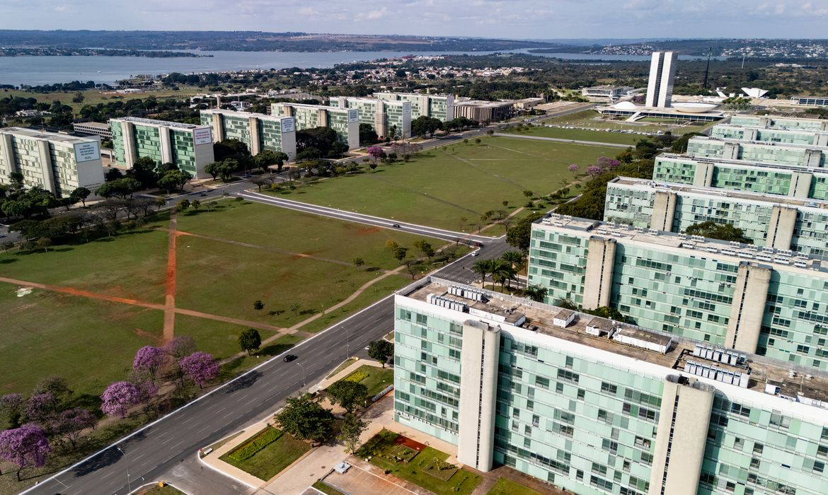 Entidades de servidores federais lançam manifesto em defesa do serviço público
