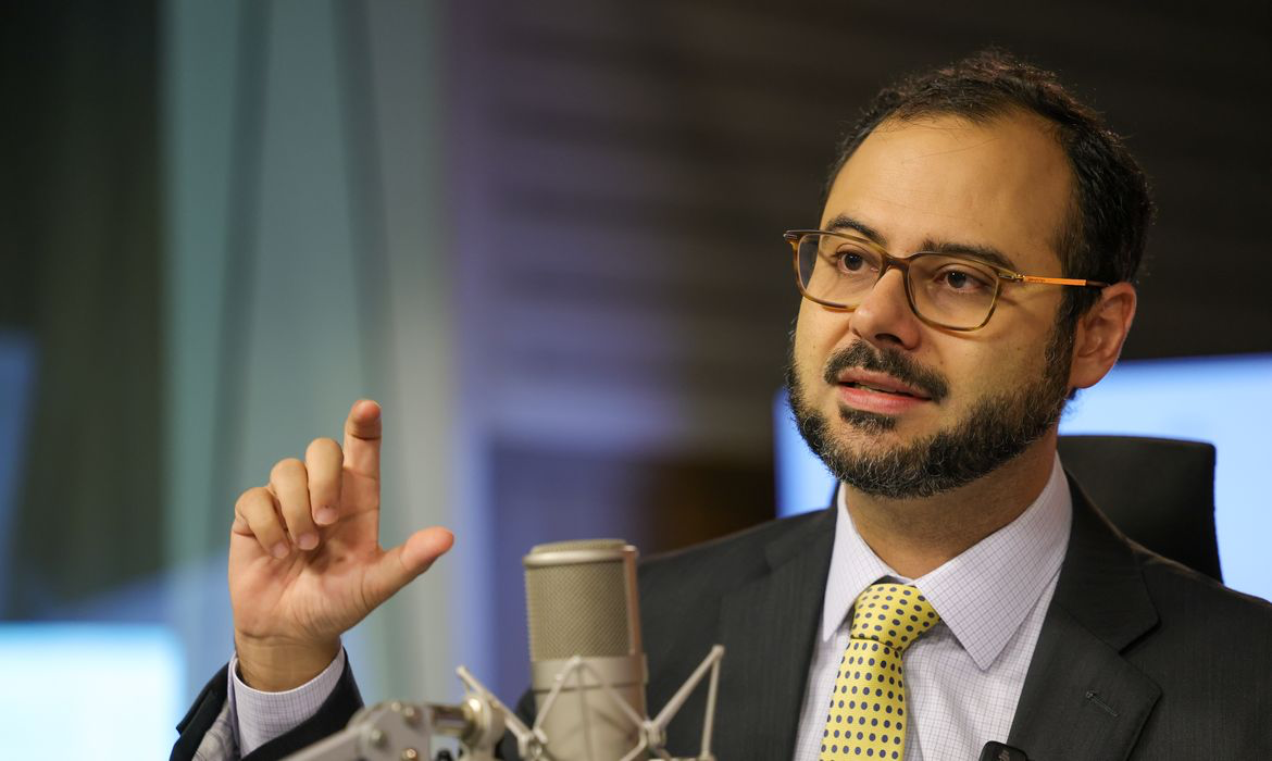 Governo alerta sobre golpes e esclarece que cadastramento do Pix MEI só começa em 2026
