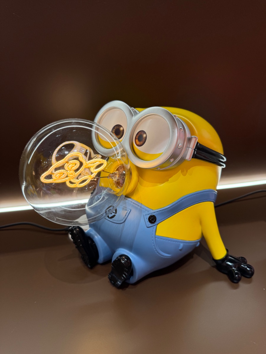 how cute these lamps are, Minions & Mickey?!
