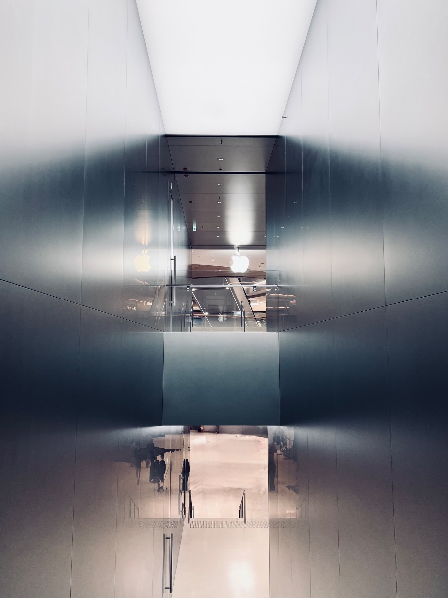 The Futuristic Corridors of HK Apple Store